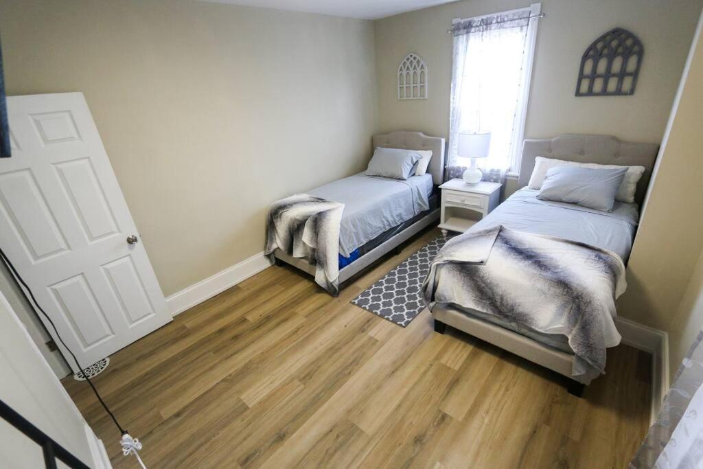 Cozy Modern 3 Bedroom In West Philly