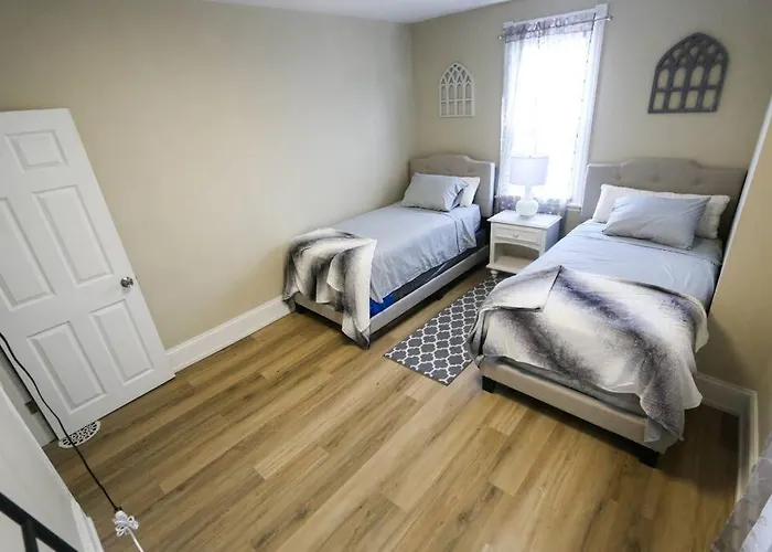 Cozy Modern 3 Bedroom Home In West Philly